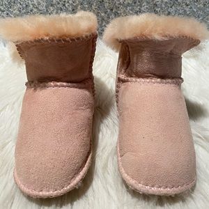UGG Rain & Snow boots (Size S )
